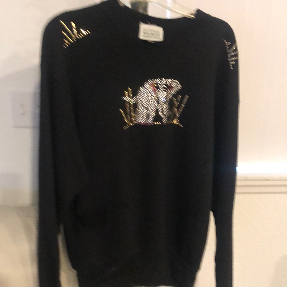 Black sweatshirt with elephant